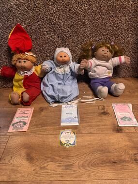 Lot of 3 vintage 1980s Cabbage Patch Kids dolls w/birth certificates
